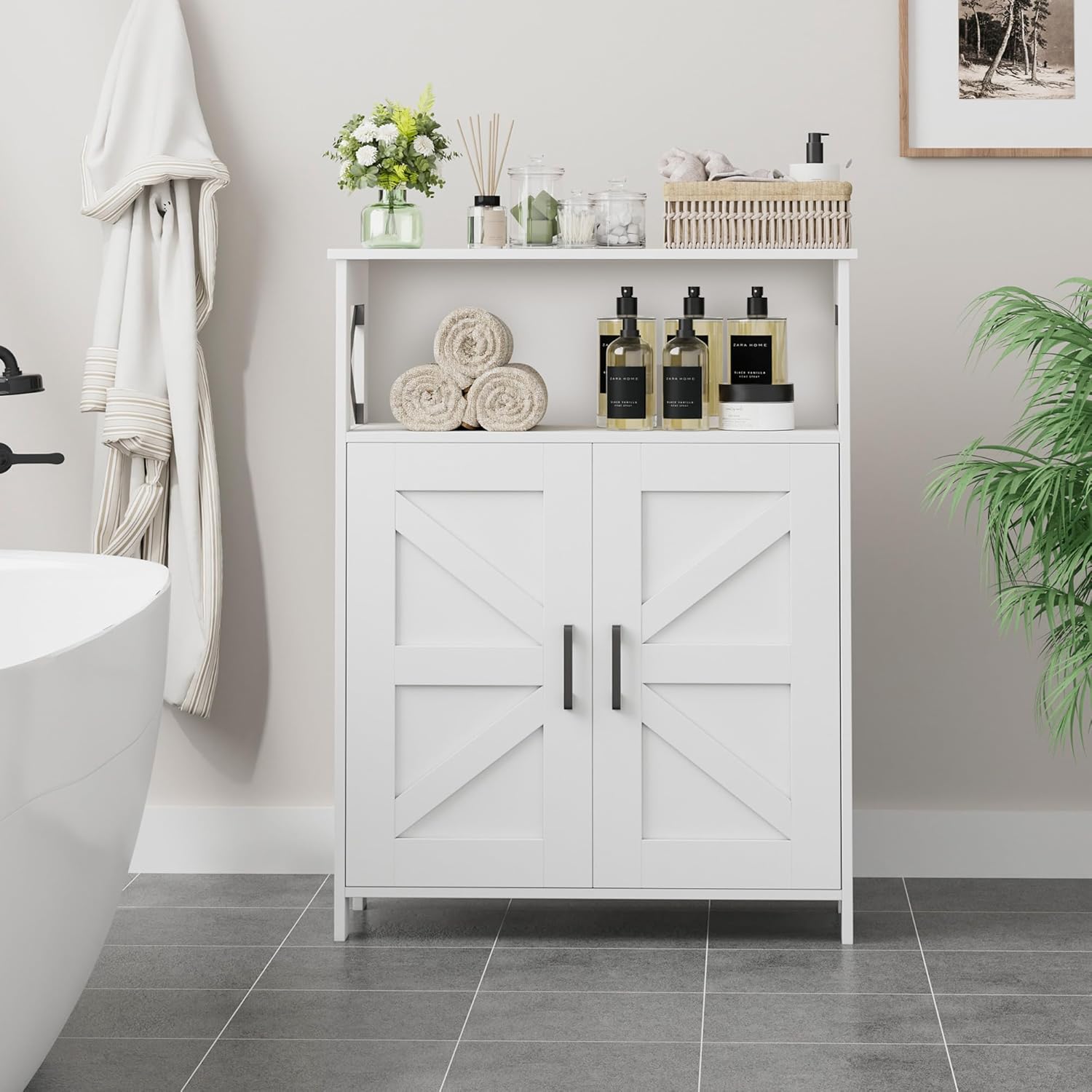 White Farmhouse Bathroom - Hình 2
